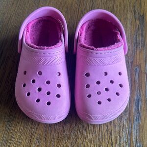 Kids Pink Faux Fur Lined Crocs.  Size 11.